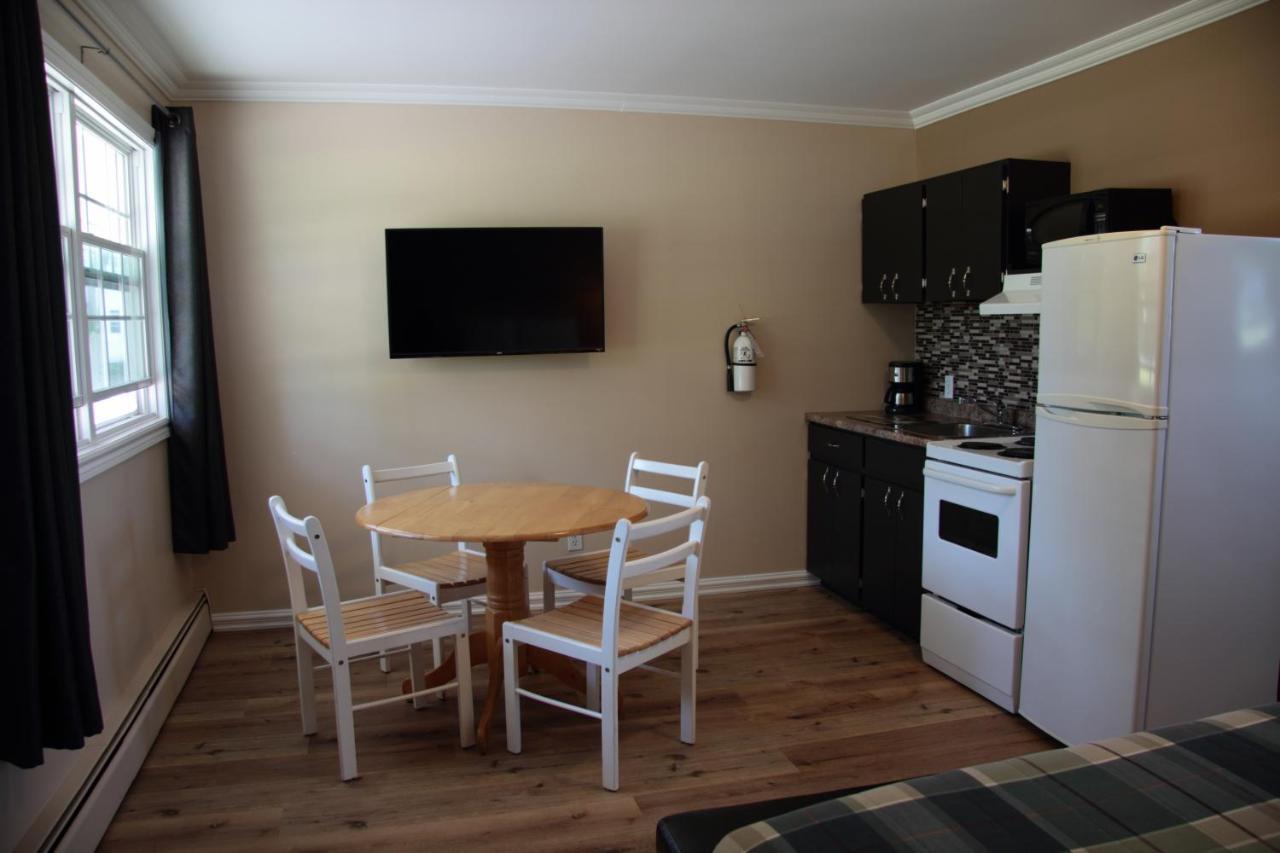 Carleton Inn & Cottages Bridgetown Extérieur photo