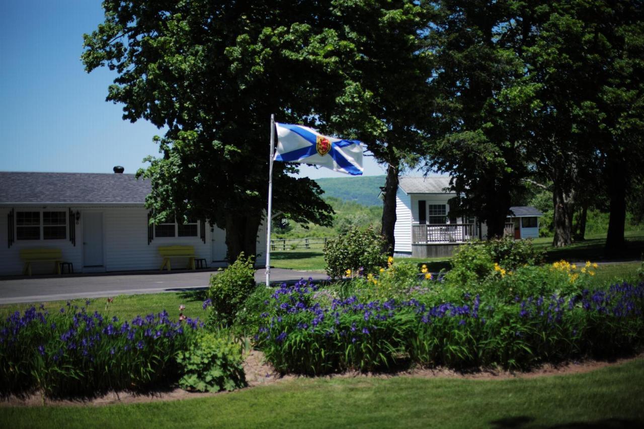 Carleton Inn & Cottages Bridgetown Extérieur photo