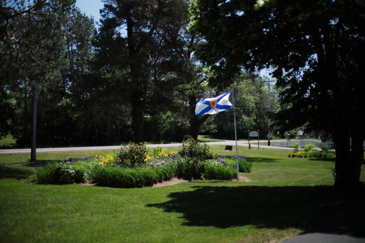 Carleton Inn & Cottages Bridgetown Extérieur photo