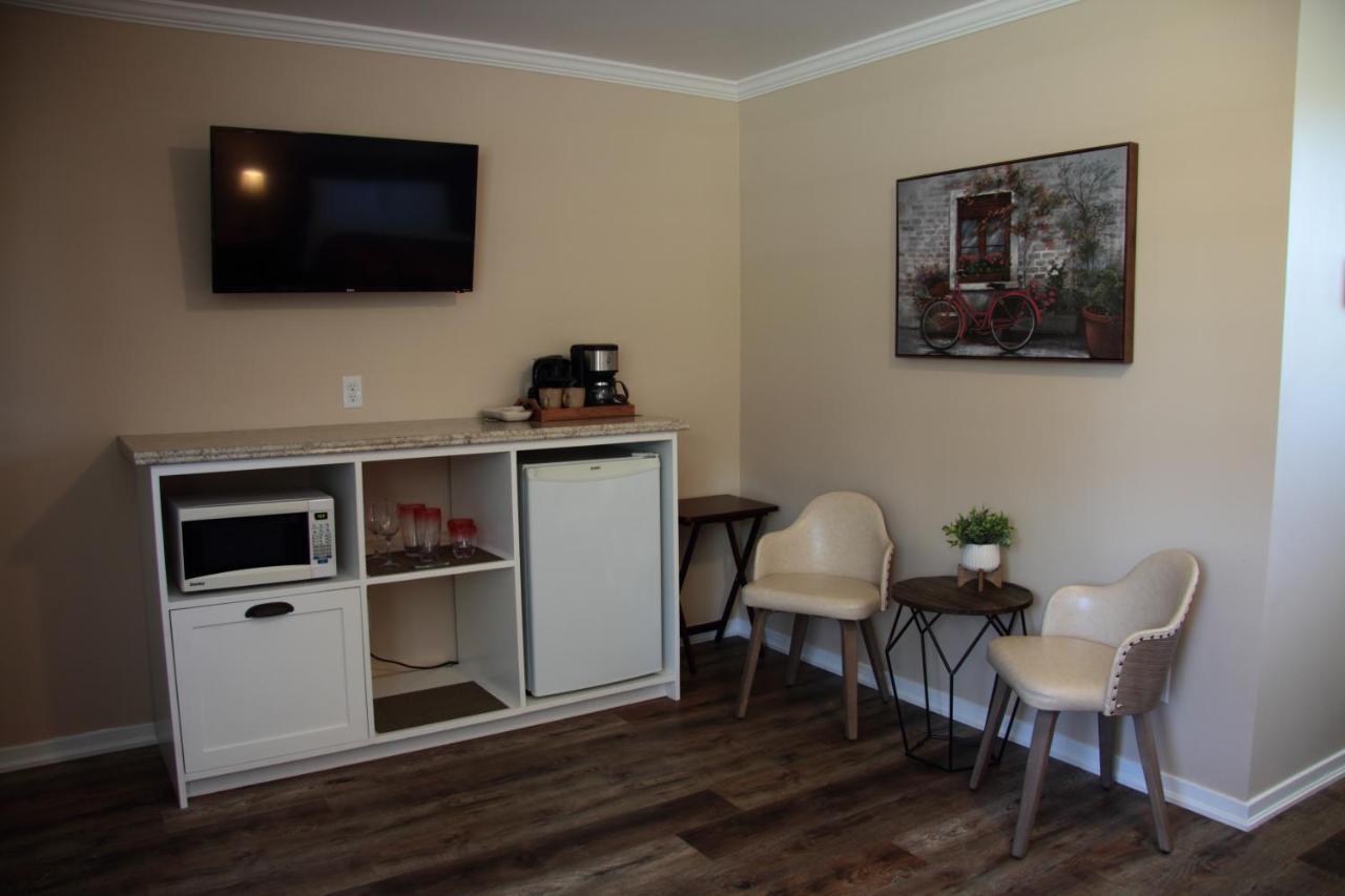 Carleton Inn & Cottages Bridgetown Extérieur photo