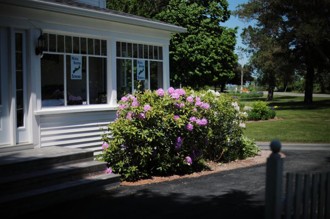 Carleton Inn & Cottages Bridgetown Extérieur photo