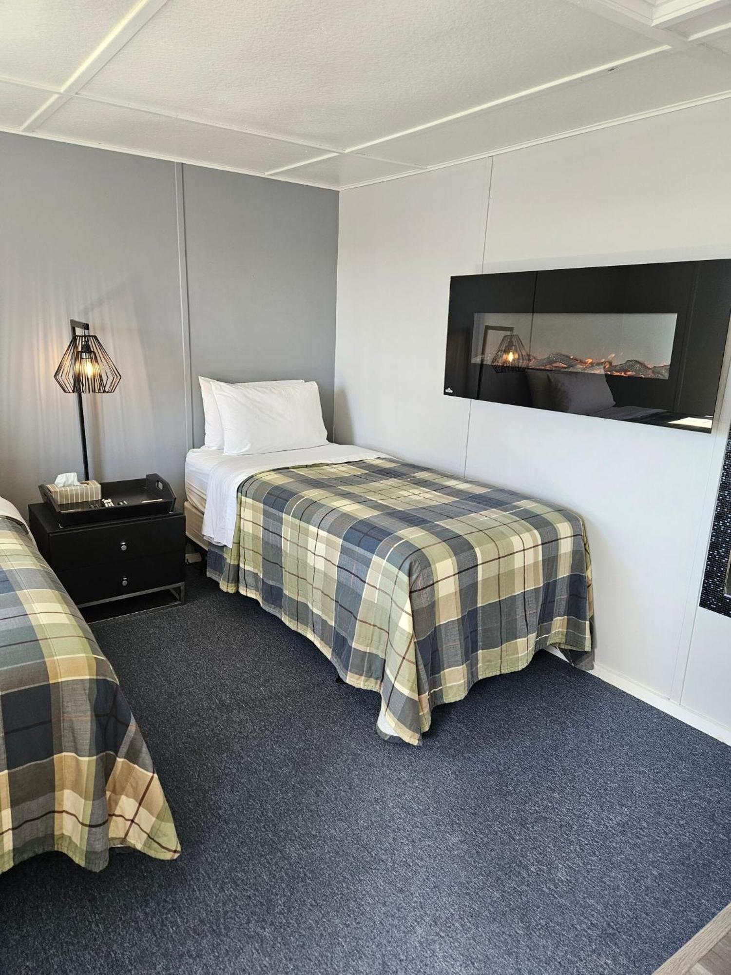 Carleton Inn & Cottages Bridgetown Extérieur photo