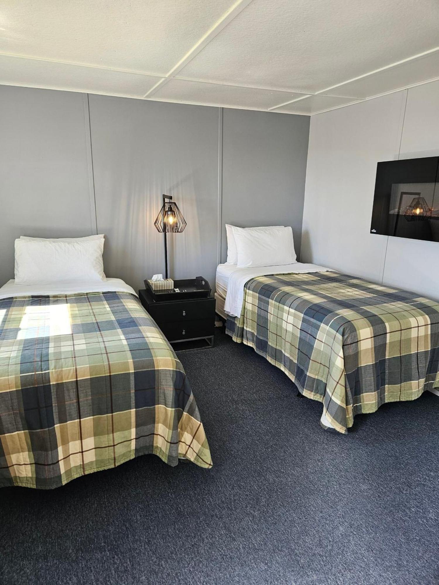 Carleton Inn & Cottages Bridgetown Extérieur photo