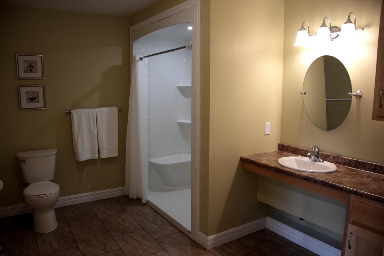 Carleton Inn & Cottages Bridgetown Extérieur photo